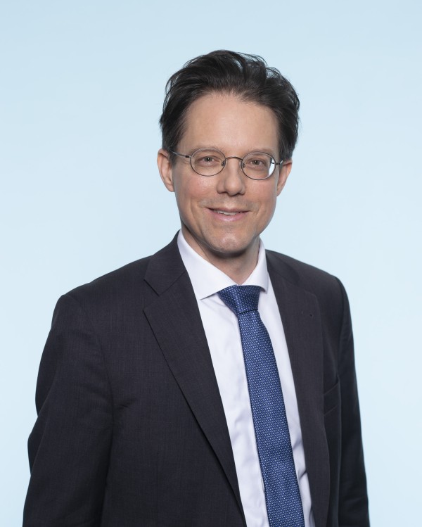 Dr. Wolfgang Säker