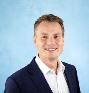 Stefan Manzer